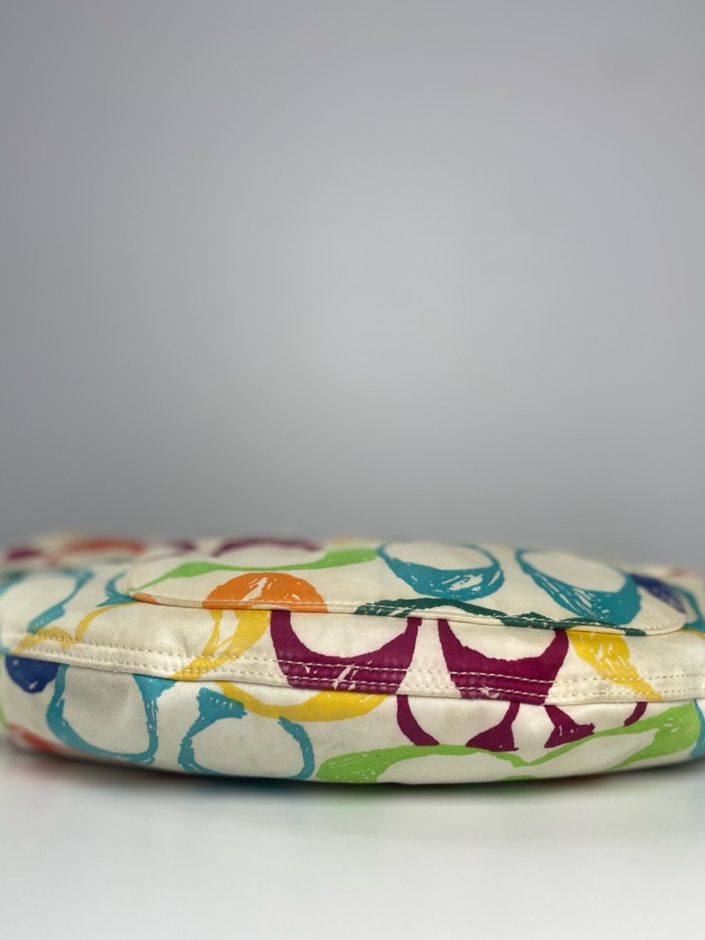 $25 LS 2004 Coach Vintage Large Hampton 5657 Rainbow Scribble Signature C Hobo - Picture 6 of 12